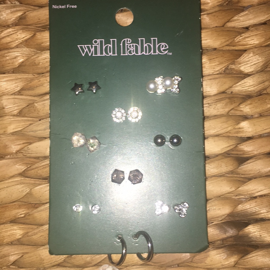 3for25bnwt Variety Of 9 Stud Earrings 10$